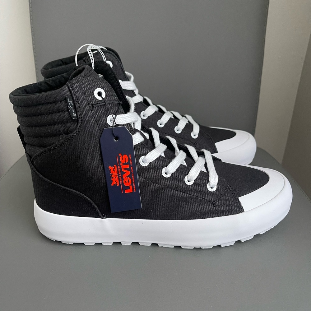 Levi's Women's Olivia II CT CVS Black High Tops Canvas Sneakers Size 9.5